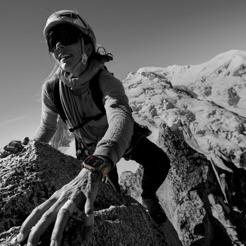 Смартгодинник Apple Watch Ultra 2 GPS + Cellular, 49mm Titanium Case with Blue/Black Trail Loop – M/L